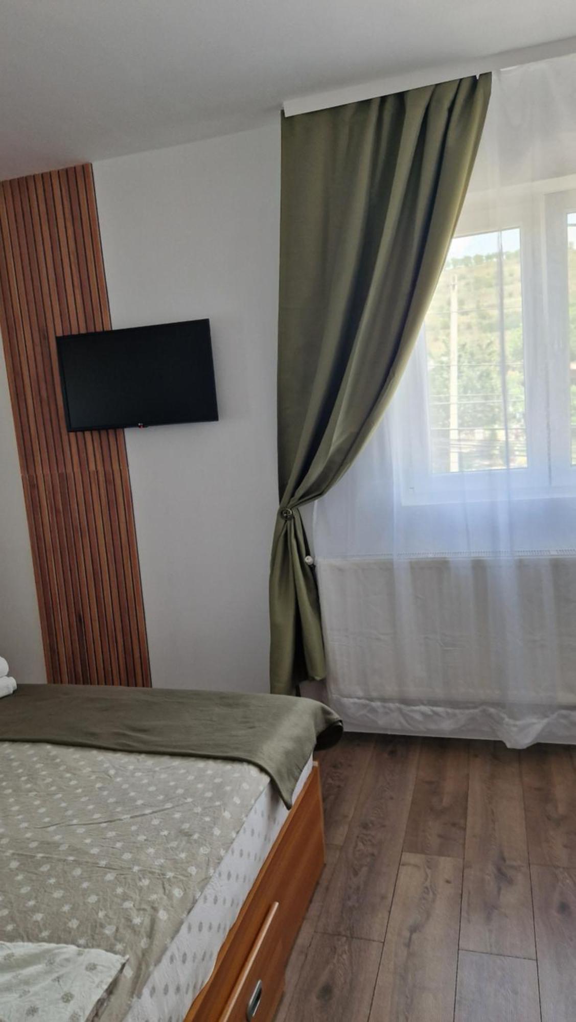 Huesca House Hotel Turda Buitenkant foto